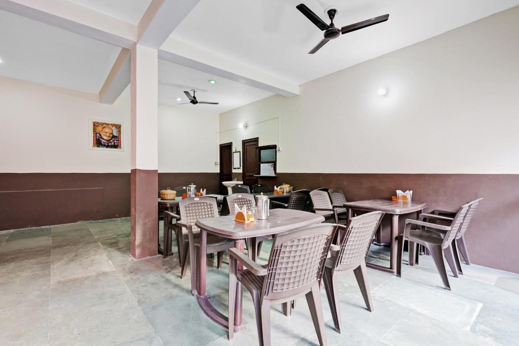 Hotel O Vasudev Inn Bhīm Tāl Zewnętrze zdjęcie